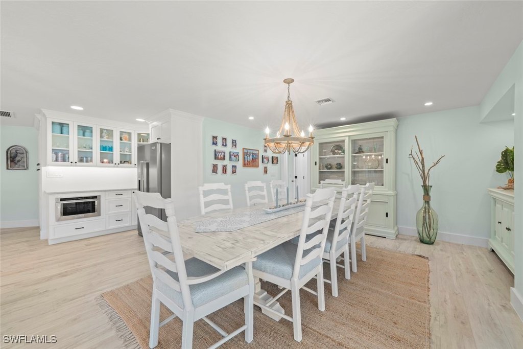 Sanibel, Florida, 33957, United States, 4 Bedrooms Bedrooms, ,3 BathroomsBathrooms,Residential,Forsale,1886342