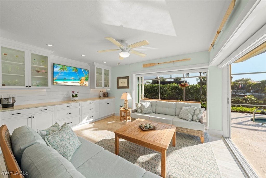 Sanibel, Florida, 33957, United States, 4 Bedrooms Bedrooms, ,3 BathroomsBathrooms,Residential,Forsale,1886342