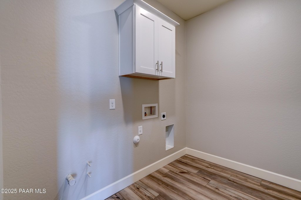 Prescott Valley, Arizona, 86315, United States, 3 Bedrooms Bedrooms, ,2 BathroomsBathrooms,Residential,Forsale,1903154