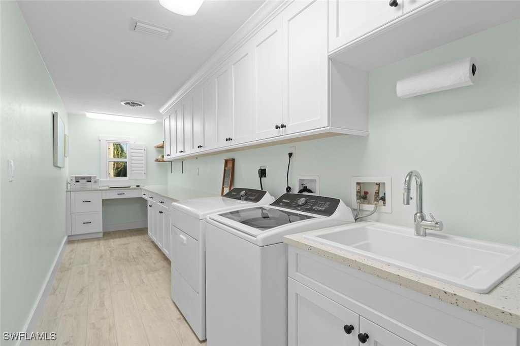 Sanibel, Florida, 33957, United States, 4 Bedrooms Bedrooms, ,3 BathroomsBathrooms,Residential,Forsale,1886342