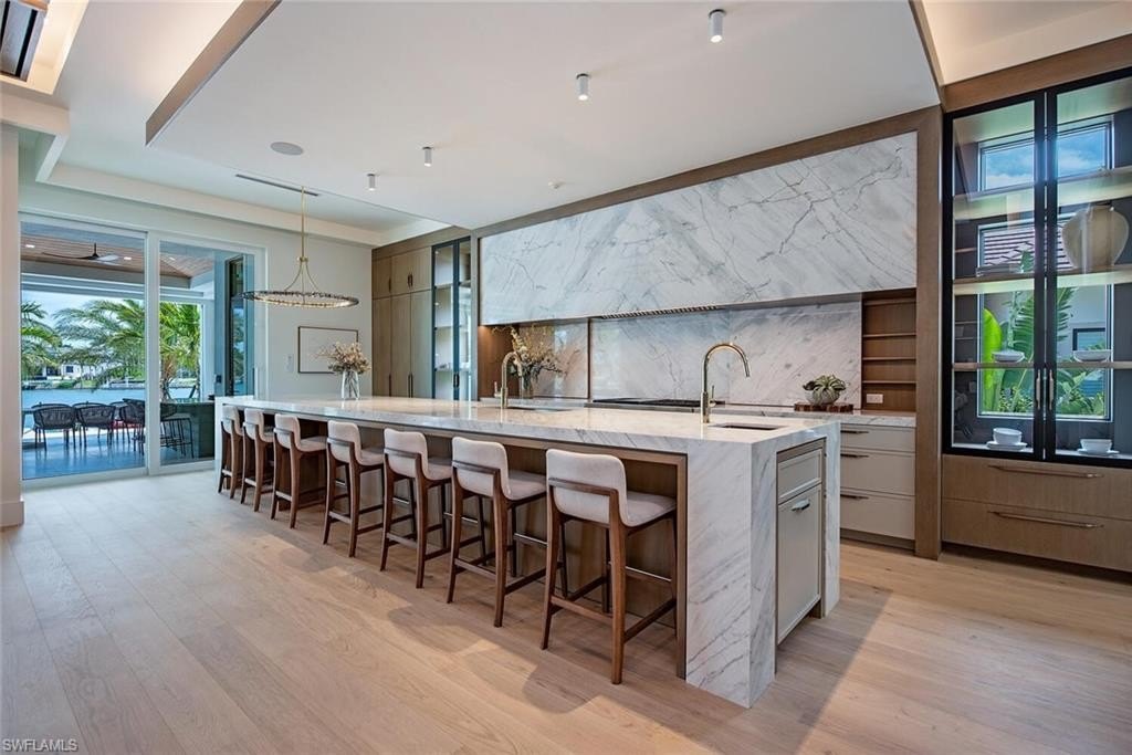 NAPLES, Florida, 34102, United States, 5 Bedrooms Bedrooms, ,6.5 BathroomsBathrooms,Residential,Forsale,1995081