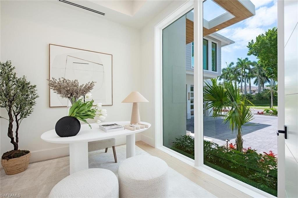 NAPLES, Florida, 34102, United States, 5 Bedrooms Bedrooms, ,6.5 BathroomsBathrooms,Residential,Forsale,1995081