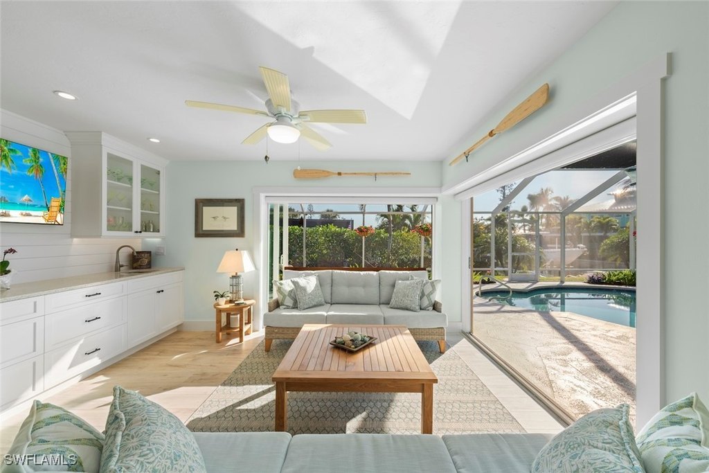 Sanibel, Florida, 33957, United States, 4 Bedrooms Bedrooms, ,3 BathroomsBathrooms,Residential,Forsale,1886342