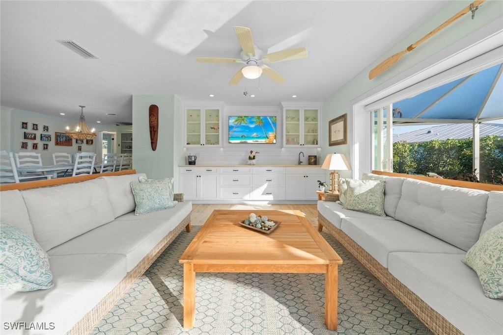 Sanibel, Florida, 33957, United States, 4 Bedrooms Bedrooms, ,3 BathroomsBathrooms,Residential,Forsale,1886342
