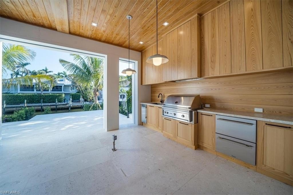 NAPLES, Florida, 34102, United States, 5 Bedrooms Bedrooms, ,5.5 BathroomsBathrooms,Residential,Forsale,1995082