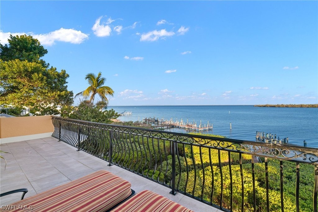 Captiva, Florida, 33924, United States, 5 Bedrooms Bedrooms, ,4.5 BathroomsBathrooms,Residential,Forsale,1971949