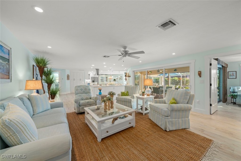 Sanibel, Florida, 33957, United States, 4 Bedrooms Bedrooms, ,3 BathroomsBathrooms,Residential,Forsale,1886342