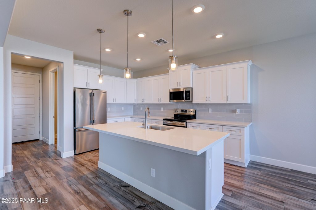 Prescott Valley, Arizona, 86315, United States, 3 Bedrooms Bedrooms, ,2 BathroomsBathrooms,Residential,Forsale,1903154