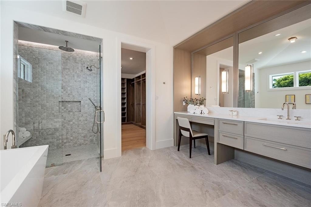 NAPLES, Florida, 34102, United States, 5 Bedrooms Bedrooms, ,6.5 BathroomsBathrooms,Residential,Forsale,1995081