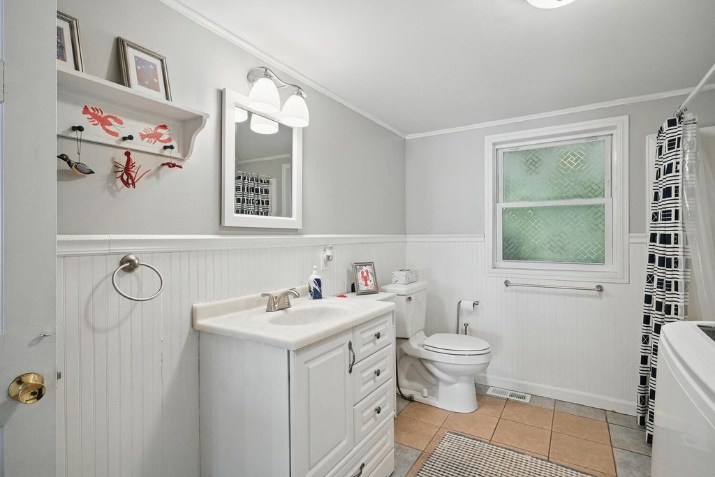 Monmouth, Maine, 04259, United States, 4 Bedrooms Bedrooms, ,3 BathroomsBathrooms,Residential,Forsale,1900059