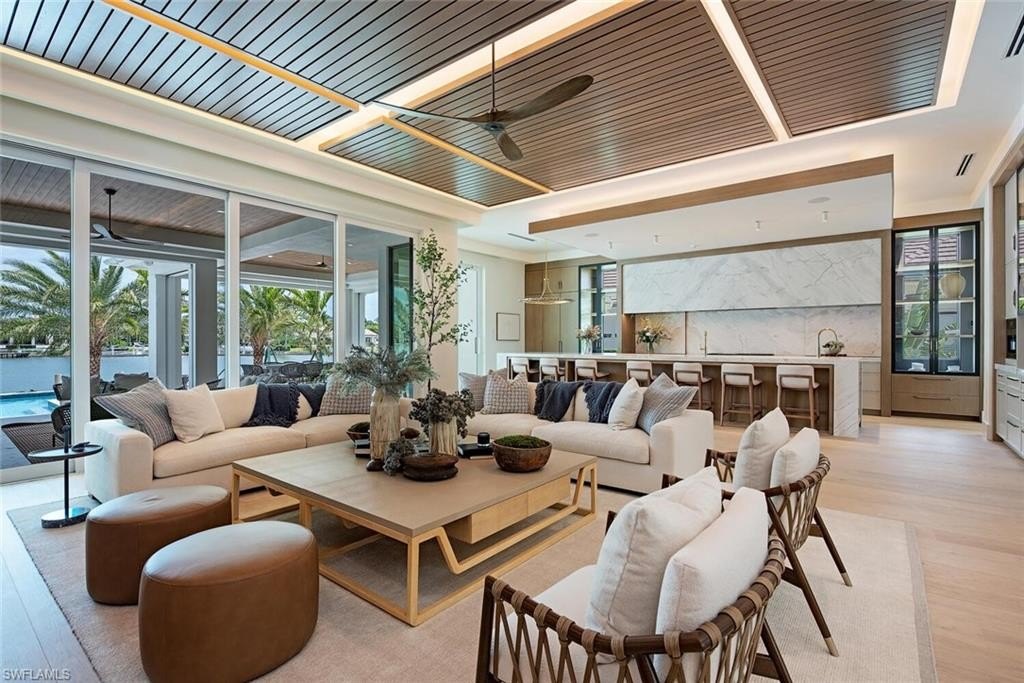 NAPLES, Florida, 34102, United States, 5 Bedrooms Bedrooms, ,6.5 BathroomsBathrooms,Residential,Forsale,1995081