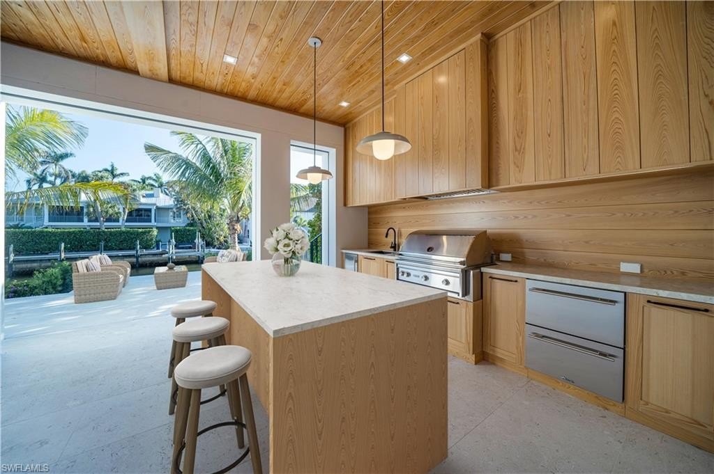 NAPLES, Florida, 34102, United States, 5 Bedrooms Bedrooms, ,5.5 BathroomsBathrooms,Residential,Forsale,1995082