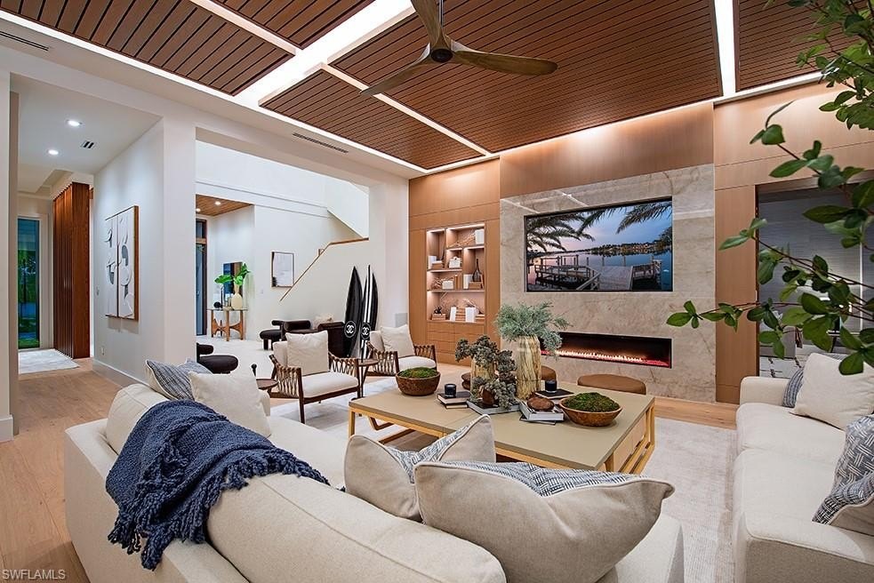 NAPLES, Florida, 34102, United States, 5 Bedrooms Bedrooms, ,6.5 BathroomsBathrooms,Residential,Forsale,1995081