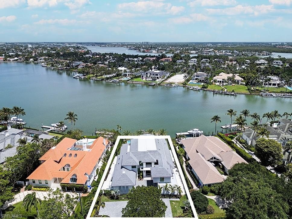 NAPLES, Florida, 34102, United States, 5 Bedrooms Bedrooms, ,6.5 BathroomsBathrooms,Residential,Forsale,1995081