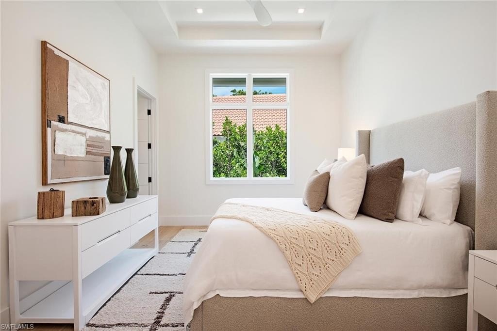 NAPLES, Florida, 34102, United States, 5 Bedrooms Bedrooms, ,6.5 BathroomsBathrooms,Residential,Forsale,1995081