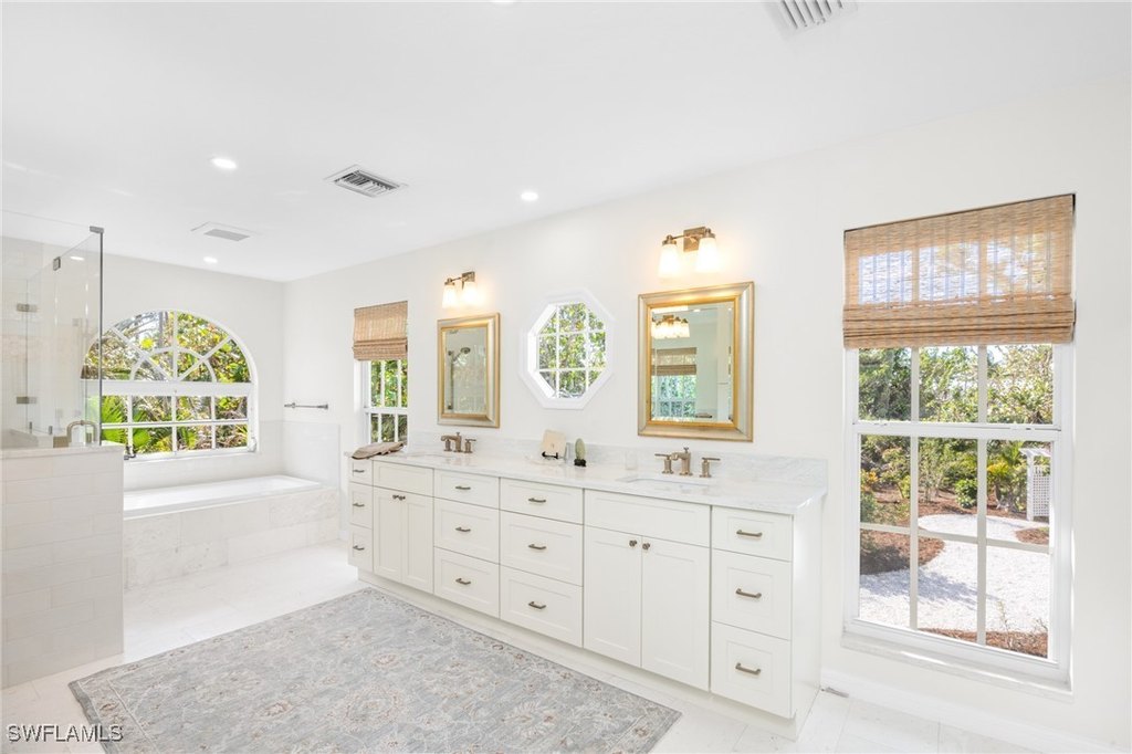 Captiva, Florida, 33924, United States, 6 Bedrooms Bedrooms, ,6.5 BathroomsBathrooms,Residential,Forsale,1886378