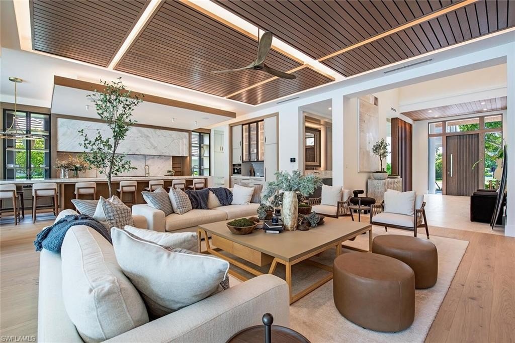 NAPLES, Florida, 34102, United States, 5 Bedrooms Bedrooms, ,6.5 BathroomsBathrooms,Residential,Forsale,1995081