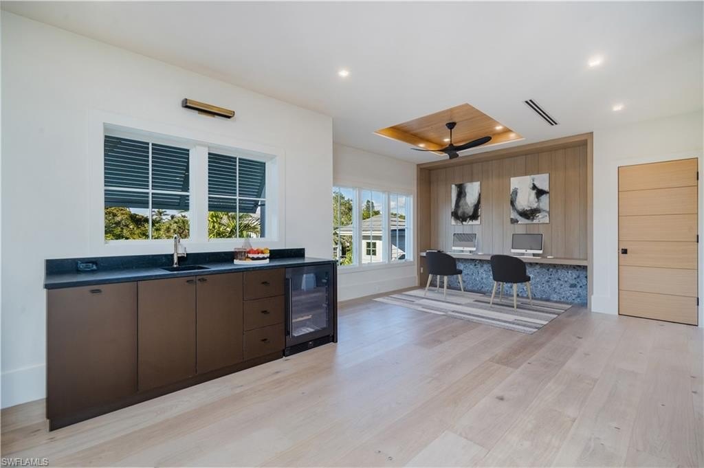 NAPLES, Florida, 34102, United States, 5 Bedrooms Bedrooms, ,5.5 BathroomsBathrooms,Residential,Forsale,1995082