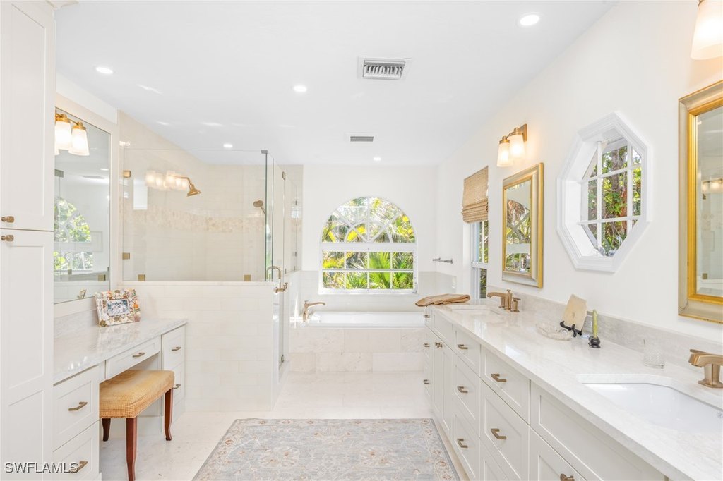 Captiva, Florida, 33924, United States, 6 Bedrooms Bedrooms, ,6.5 BathroomsBathrooms,Residential,Forsale,1886378