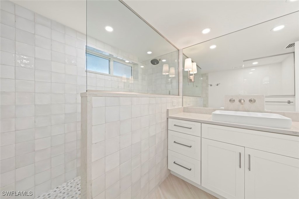 Sanibel, Florida, 33957, United States, 2 Bedrooms Bedrooms, ,2 BathroomsBathrooms,Residential,Forsale,1886387