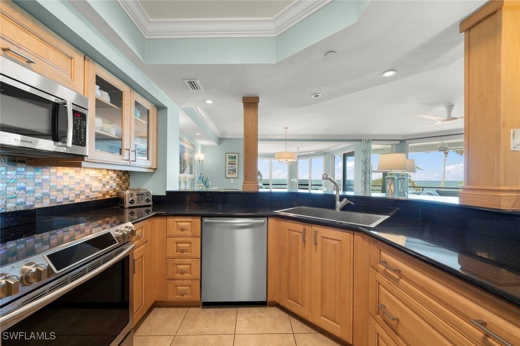 Captiva, Florida, 33924, United States, 3 Bedrooms Bedrooms, ,3 BathroomsBathrooms,Residential,Forsale,1886389