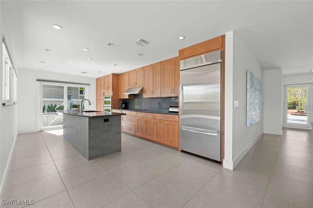 Captiva, Florida, 33924, United States, 3 Bedrooms Bedrooms, ,3.5 BathroomsBathrooms,Residential,Forsale,1886393