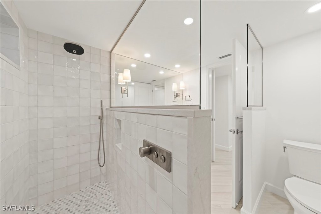 Sanibel, Florida, 33957, United States, 2 Bedrooms Bedrooms, ,2 BathroomsBathrooms,Residential,Forsale,1886387