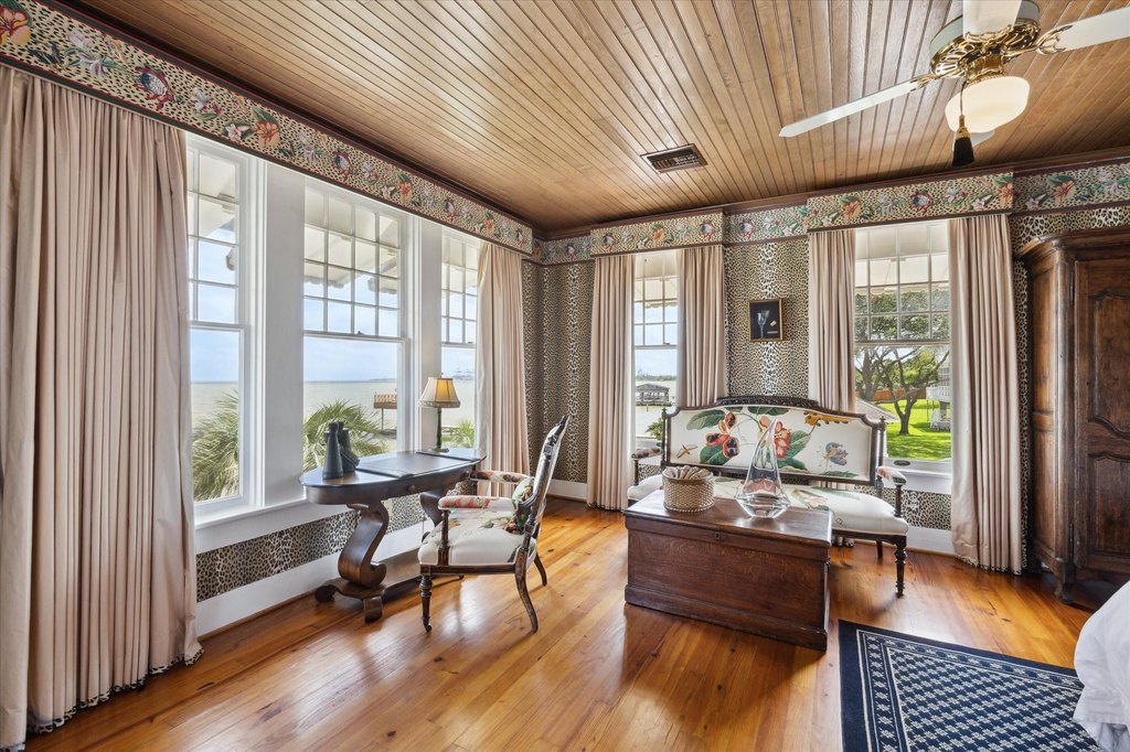 La Porte, Texas, 77571, United States, 5 Bedrooms Bedrooms, ,5.5 BathroomsBathrooms,Residential,Forsale,1954149