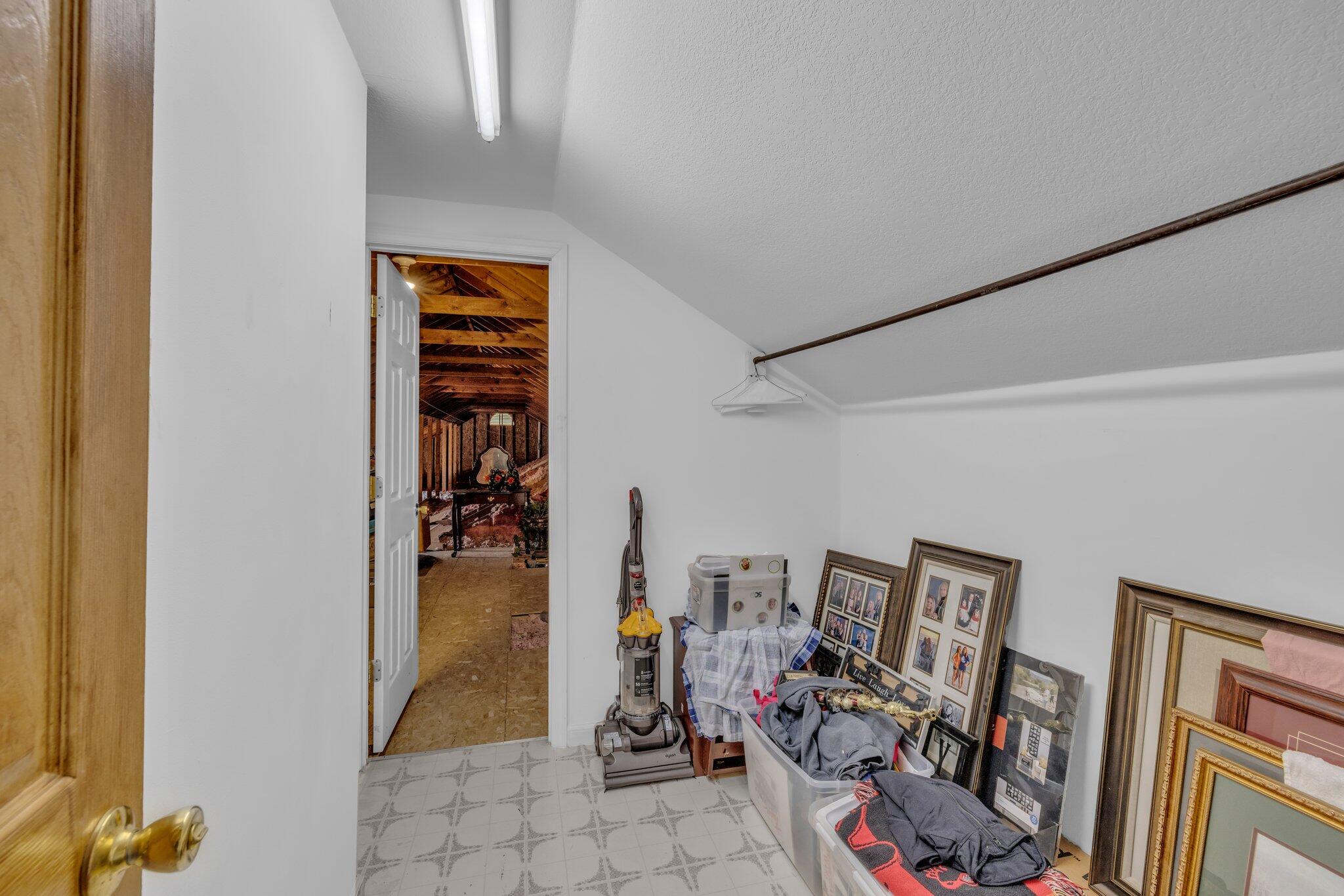 Chattanooga, Tennessee, 37419, United States, 4 Bedrooms Bedrooms, ,3 BathroomsBathrooms,Residential,Forsale,1894443