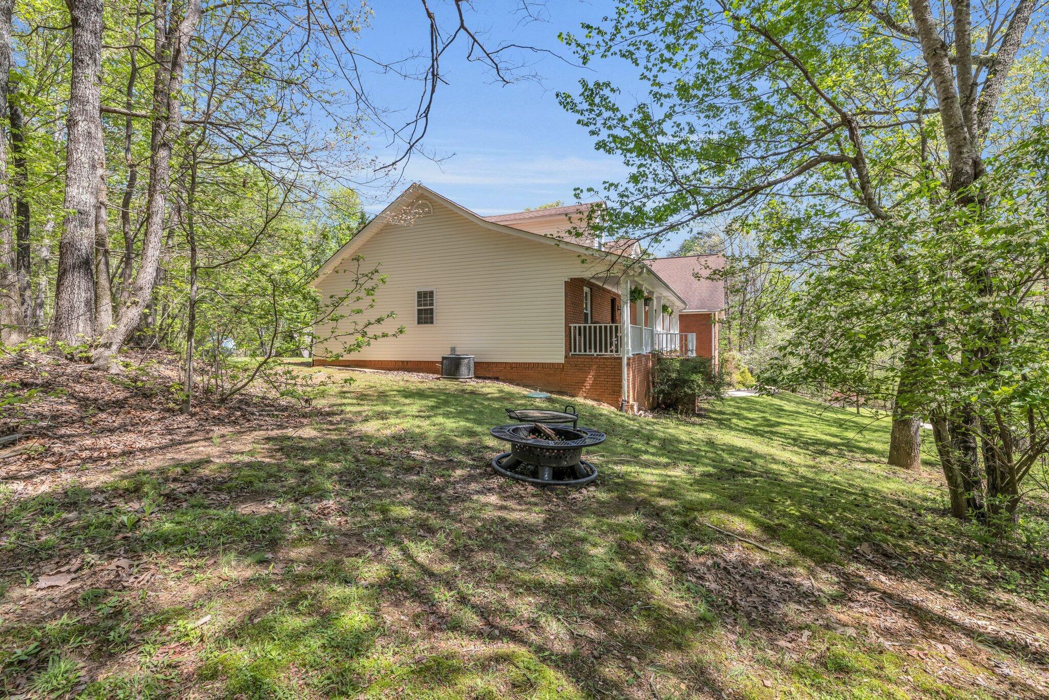 Chattanooga, Tennessee, 37419, United States, 4 Bedrooms Bedrooms, ,3 BathroomsBathrooms,Residential,Forsale,1894443