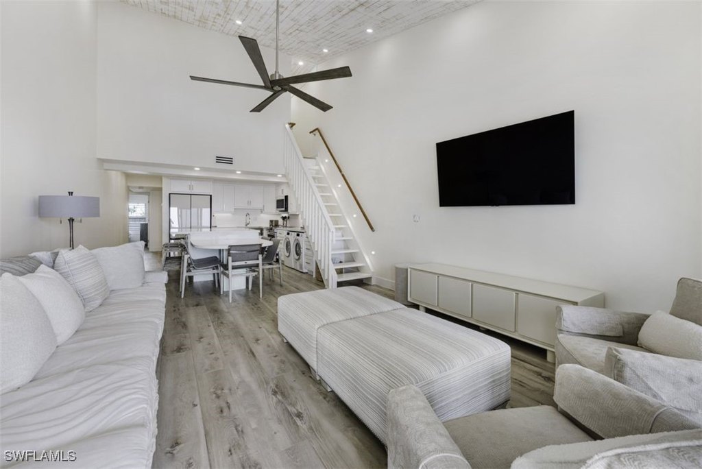 Captiva, Florida, 33924, United States, 4 Bedrooms Bedrooms, ,3 BathroomsBathrooms,Residential,Forsale,1886375