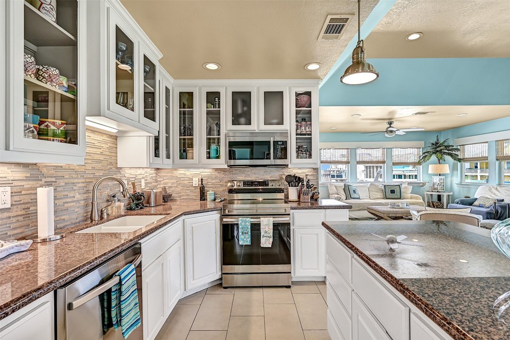 Crystal Beach, Texas, 77650, United States, 3 Bedrooms Bedrooms, ,2 BathroomsBathrooms,Residential,Forsale,1889108