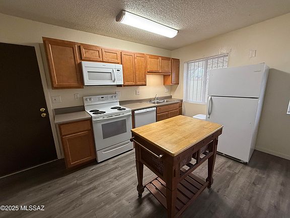 Tucson, Arizona, 85719, United States, 3 Bedrooms Bedrooms, ,2 BathroomsBathrooms,Residential,Forsale,1893883