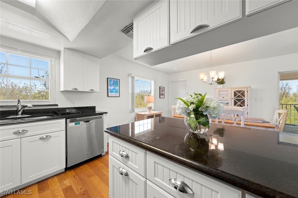 Sanibel, Florida, 33957, United States, 2 Bedrooms Bedrooms, ,2 BathroomsBathrooms,Residential,Forsale,1886369