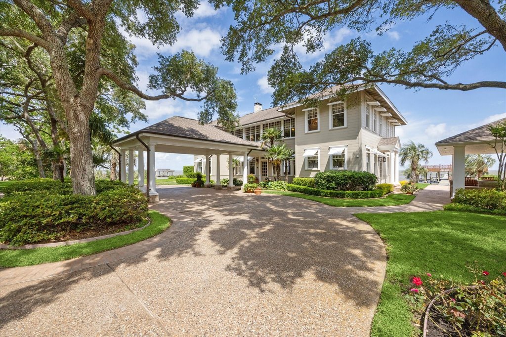 La Porte, Texas, 77571, United States, 5 Bedrooms Bedrooms, ,5.5 BathroomsBathrooms,Residential,Forsale,1954149