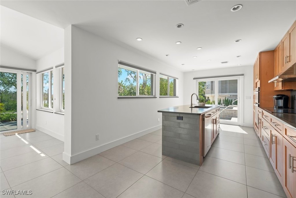 Captiva, Florida, 33924, United States, 3 Bedrooms Bedrooms, ,3.5 BathroomsBathrooms,Residential,Forsale,1886393