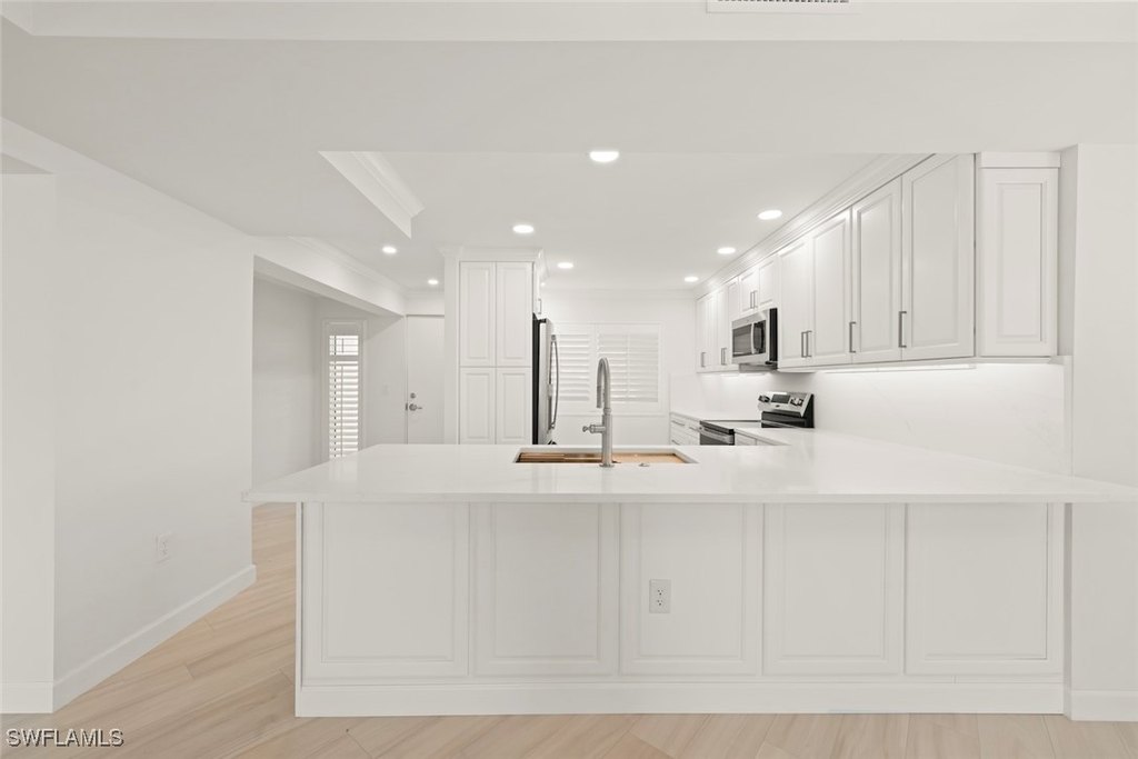 Sanibel, Florida, 33957, United States, 2 Bedrooms Bedrooms, ,2 BathroomsBathrooms,Residential,Forsale,1886387