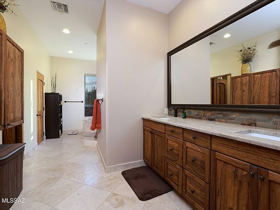 Tucson, Arizona, 85745, United States, 4 Bedrooms Bedrooms, ,3 BathroomsBathrooms,Residential,Forsale,1893884