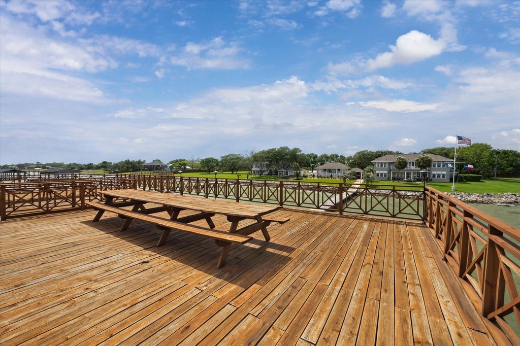 La Porte, Texas, 77571, United States, 5 Bedrooms Bedrooms, ,5.5 BathroomsBathrooms,Residential,Forsale,1954149