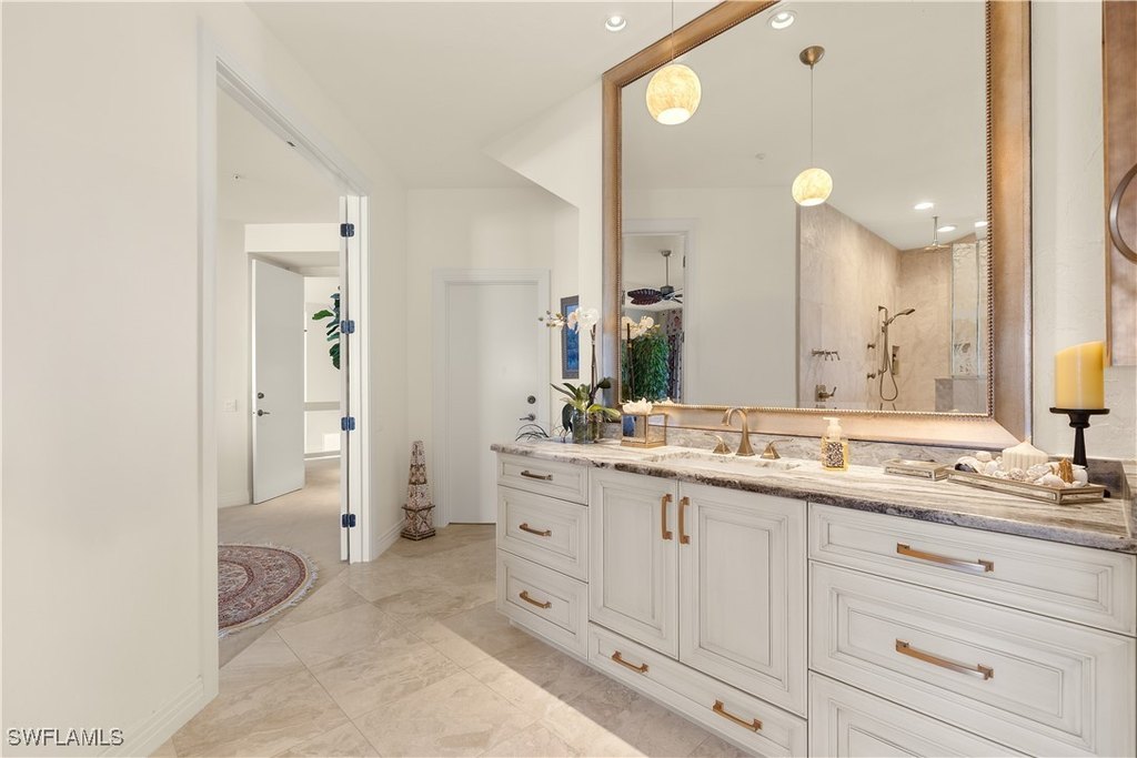 Captiva, Florida, 33924, United States, 5 Bedrooms Bedrooms, ,5.5 BathroomsBathrooms,Residential,Forsale,1971943