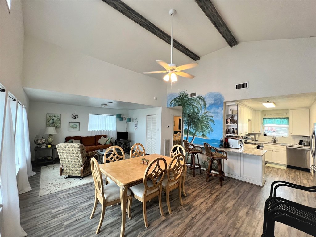 Freeport, Texas, 77541, United States, 3 Bedrooms Bedrooms, ,2 BathroomsBathrooms,Residential,Forsale,1889085