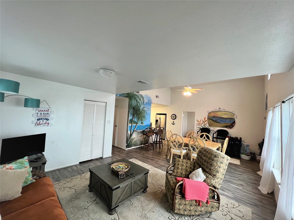Freeport, Texas, 77541, United States, 3 Bedrooms Bedrooms, ,2 BathroomsBathrooms,Residential,Forsale,1889085