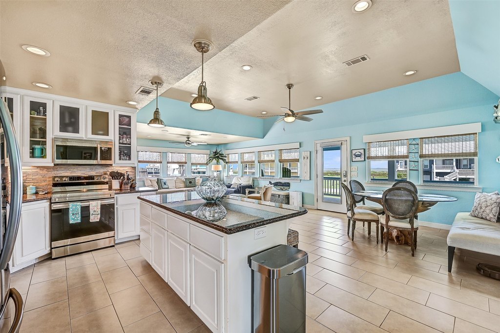 Crystal Beach, Texas, 77650, United States, 3 Bedrooms Bedrooms, ,2 BathroomsBathrooms,Residential,Forsale,1889108