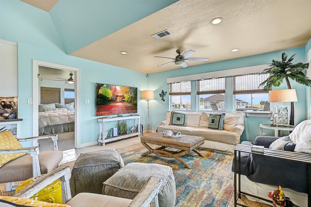 Crystal Beach, Texas, 77650, United States, 3 Bedrooms Bedrooms, ,2 BathroomsBathrooms,Residential,Forsale,1889108
