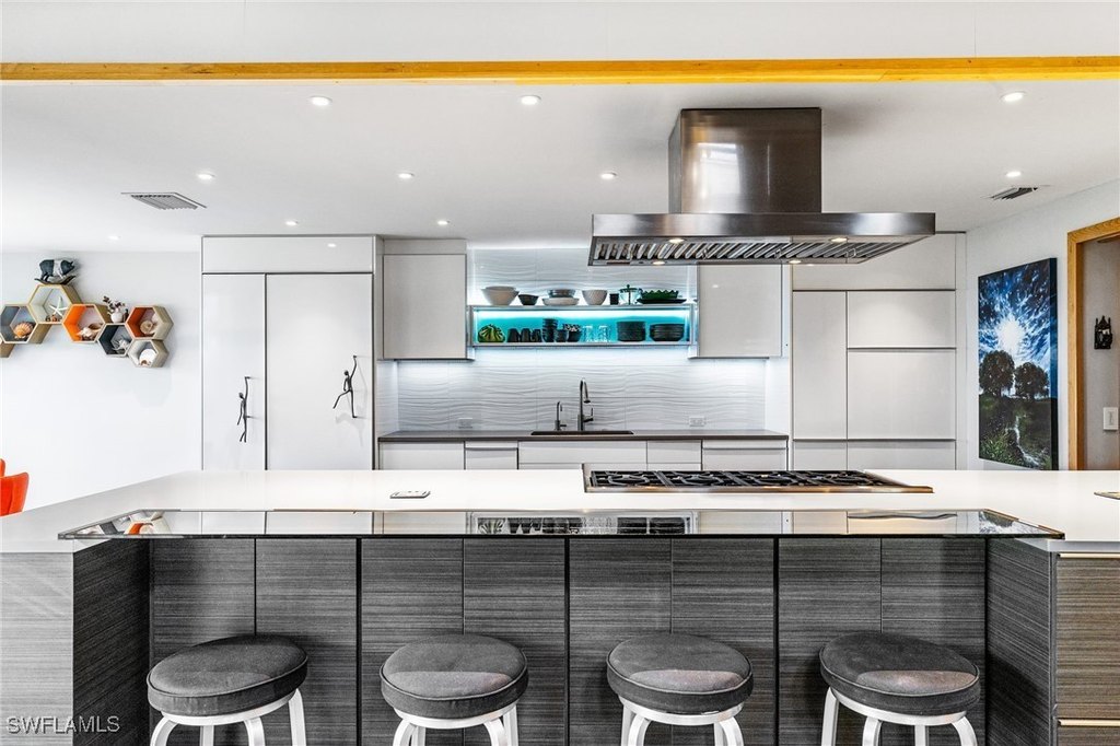 Sanibel, Florida, 33957, United States, 4 Bedrooms Bedrooms, ,4.5 BathroomsBathrooms,Residential,Forsale,1971933