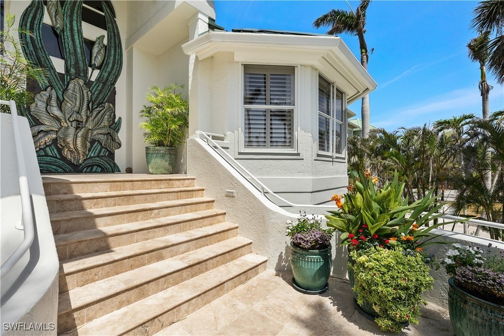 Captiva, Florida, 33924, United States, 5 Bedrooms Bedrooms, ,5.5 BathroomsBathrooms,Residential,Forsale,1971943