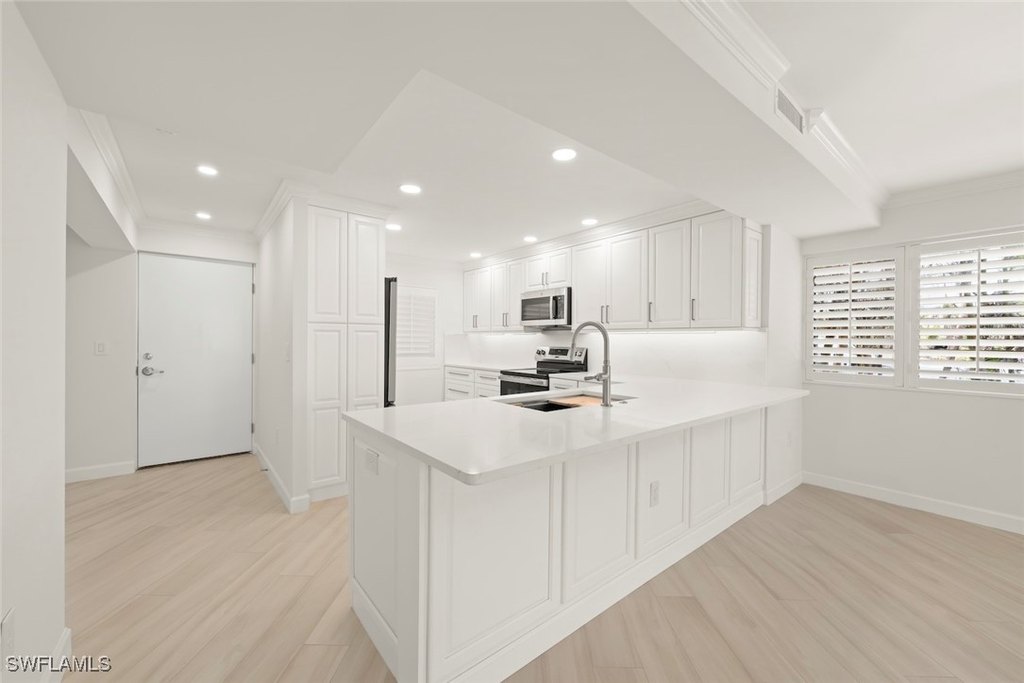 Sanibel, Florida, 33957, United States, 2 Bedrooms Bedrooms, ,2 BathroomsBathrooms,Residential,Forsale,1886387