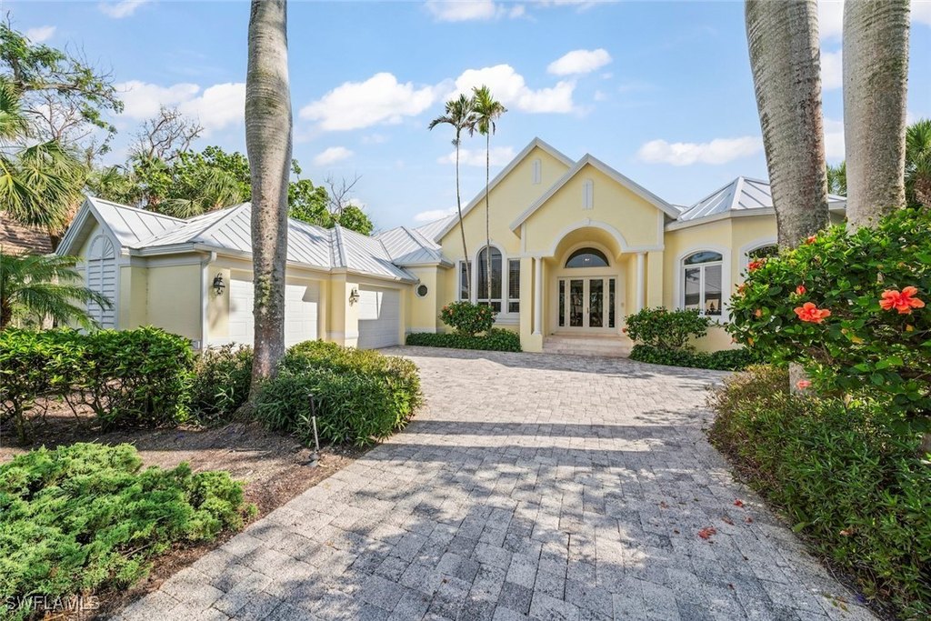 Sanibel, Florida, 33957, United States, 4 Bedrooms Bedrooms, ,3 BathroomsBathrooms,Residential,Forsale,1886413