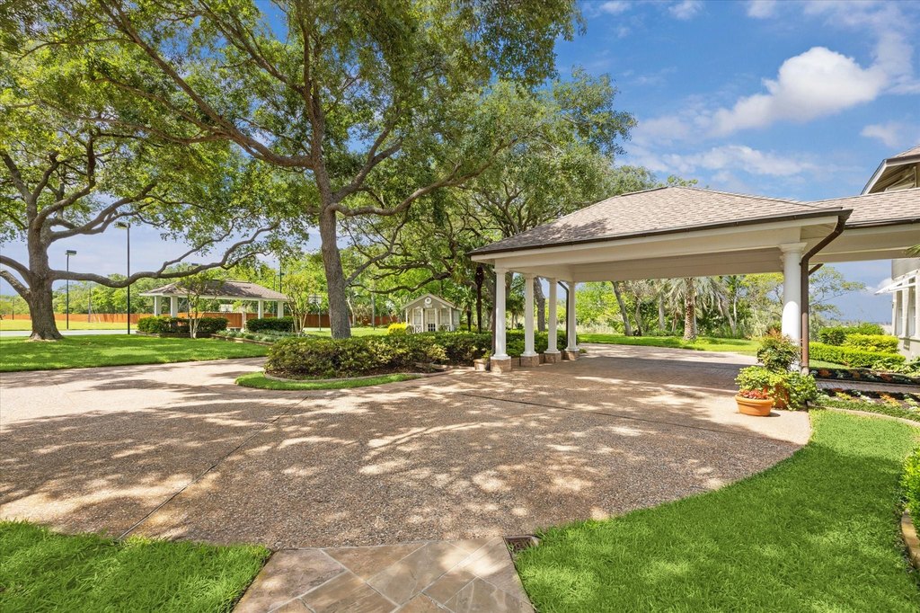 La Porte, Texas, 77571, United States, 5 Bedrooms Bedrooms, ,5.5 BathroomsBathrooms,Residential,Forsale,1954149