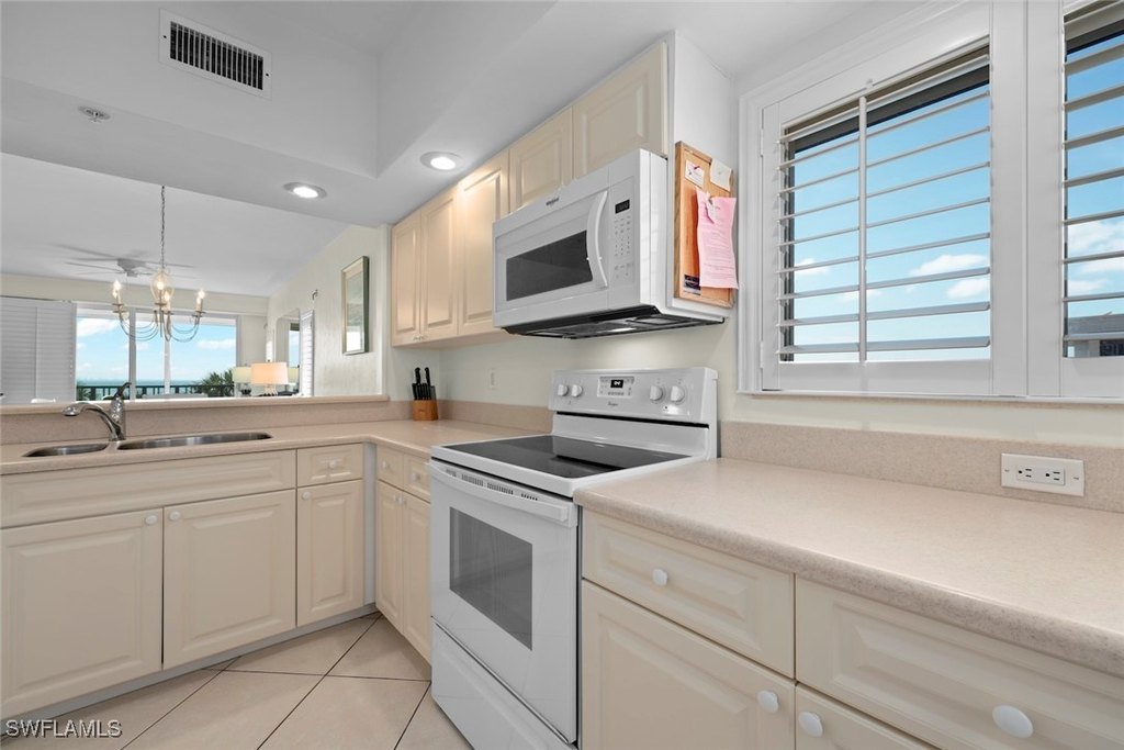 Sanibel, Florida, 33957, United States, 2 Bedrooms Bedrooms, ,2 BathroomsBathrooms,Residential,Forsale,1886402